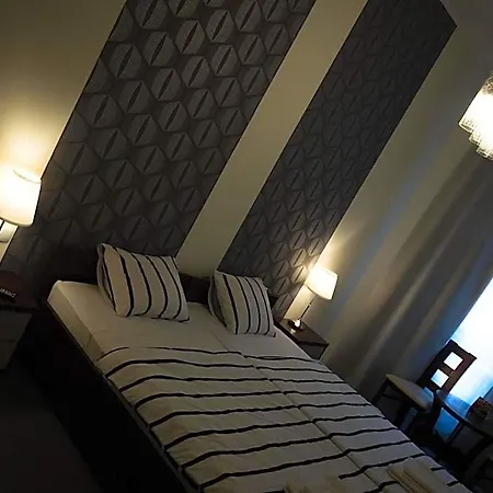 Brama Old Hostel *