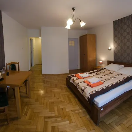 Хостел Brama Old *